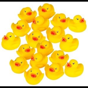 24 HRS SALE ONLY - 18 Safe Rubber Ducks
